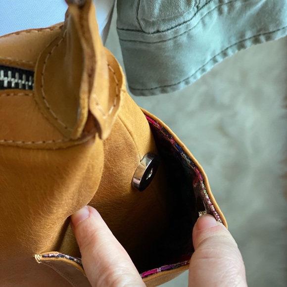 Genuine leather convertible bag from Guatemala main image 9